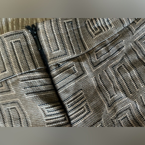 Sandro size medium Gael pleated skort - Picture 6 of 10